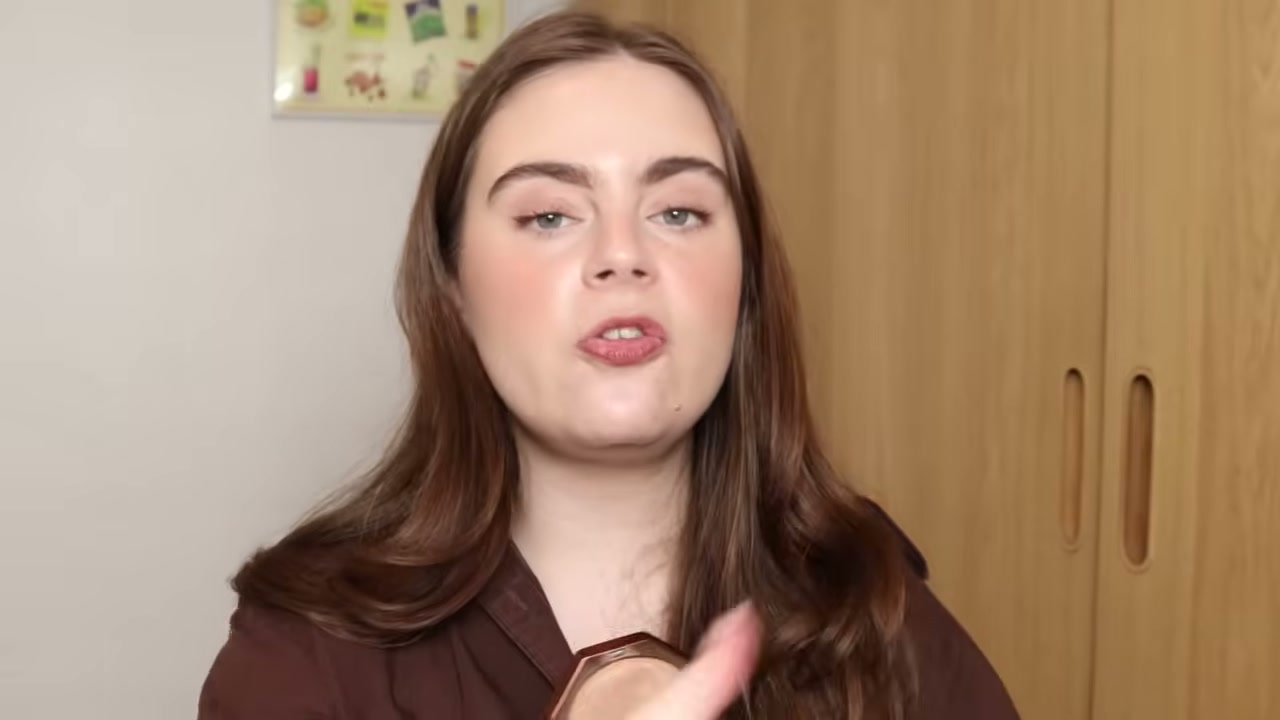 @amandaz reviewing Fenty Beauty Sunstalker Souffle Bronzer at 38:30 in a YouTube Shorts video