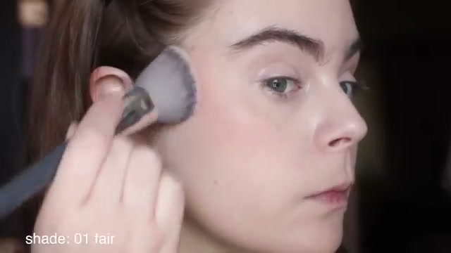 @amandaz reviewing Gucci Powder Bronzer at 08:12 in a YouTube Shorts video