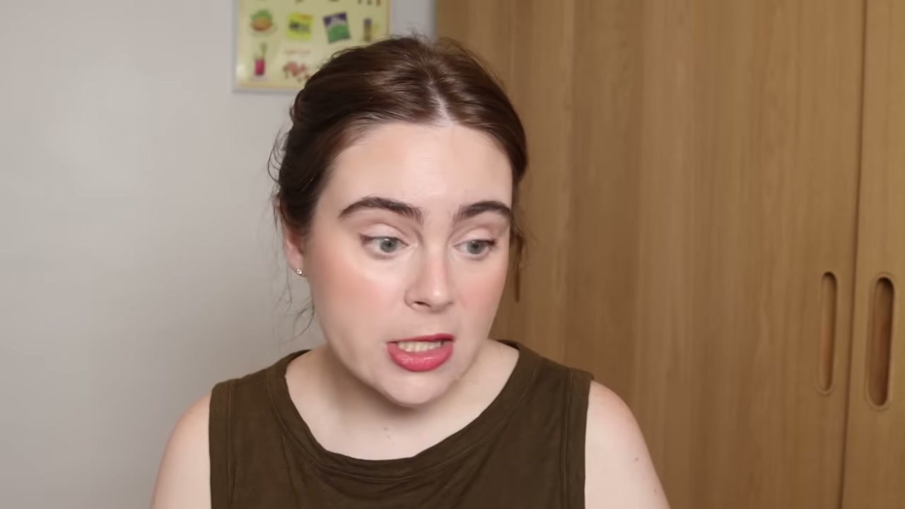 @amandaz reviewing Isntree Hyaluronic Acid Watery Sun Gel SPF 50 at 10:12 in a YouTube Shorts video
