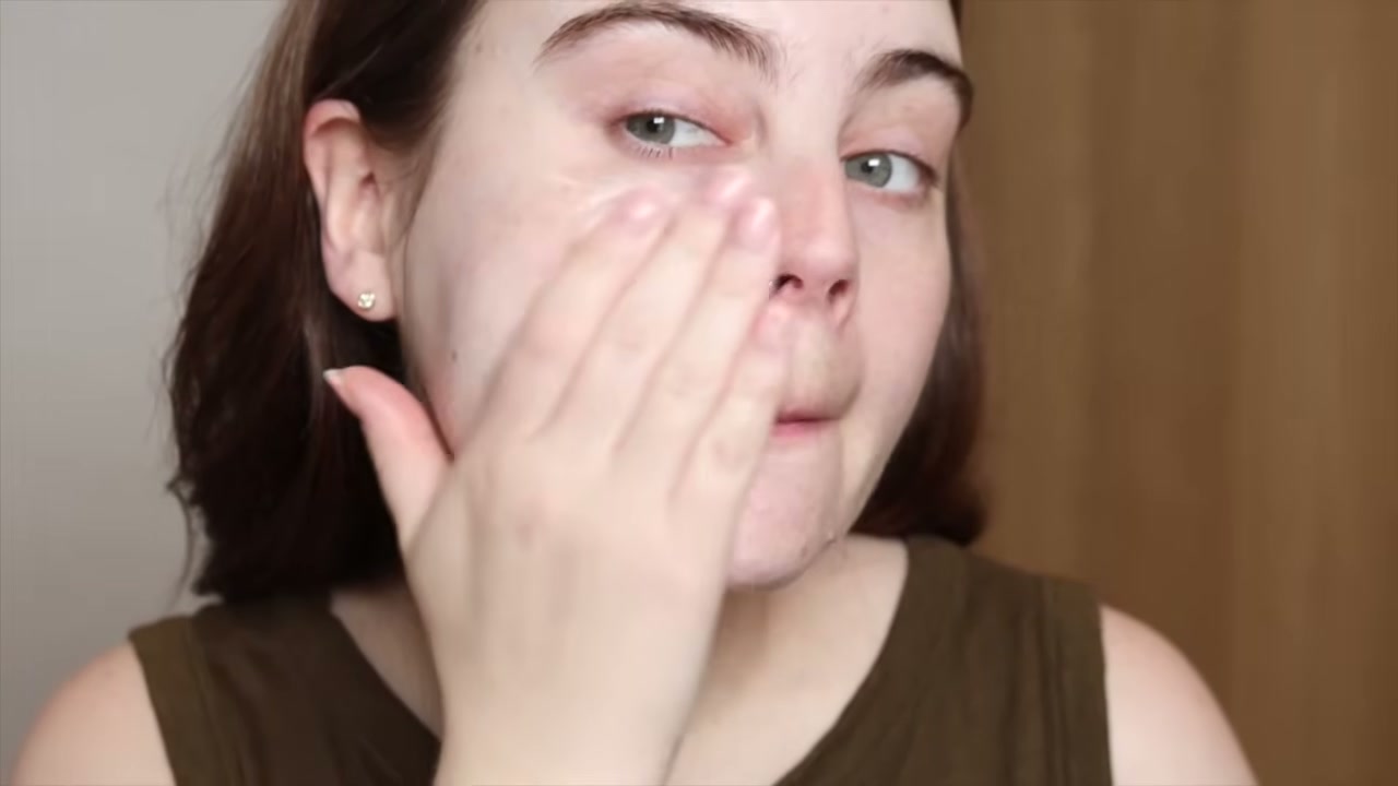 @amandaz reviewing IUNIK Beta-Glucan Barrier Sunscreen at 30:50 in a YouTube Shorts video