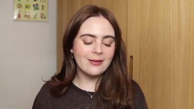@amandaz reviewing Kevyn Aucoin The Eyelash Curler at 20:56 in a YouTube Shorts video