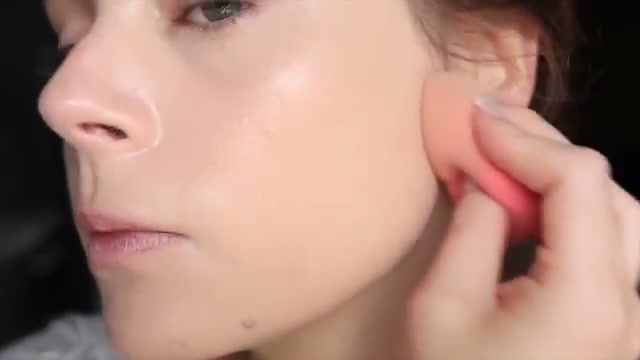 @amandaz reviewing Koh Gen Do Aqua Foundation at 01:11 in a YouTube Shorts video