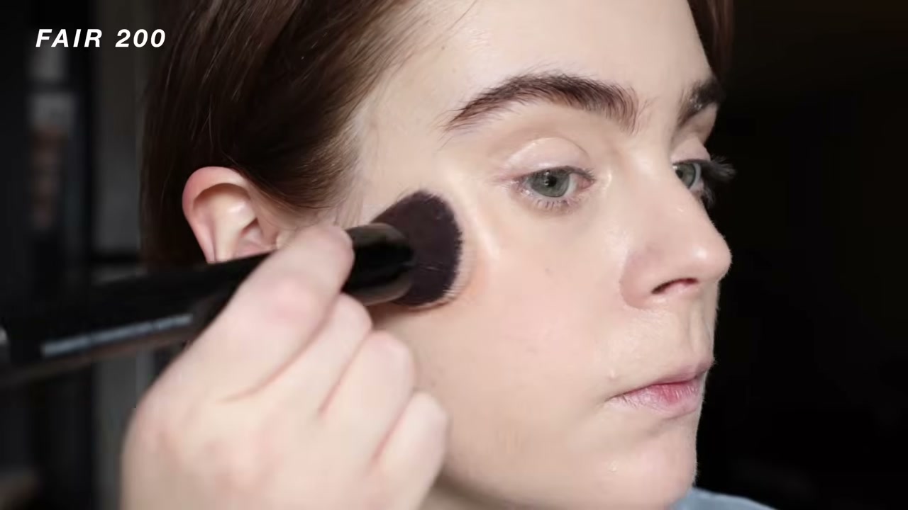 @amandaz reviewing L'Oreal Paris Infallible 24-Hour Freshwear Bronzer at 05:13 in a YouTube Shorts video