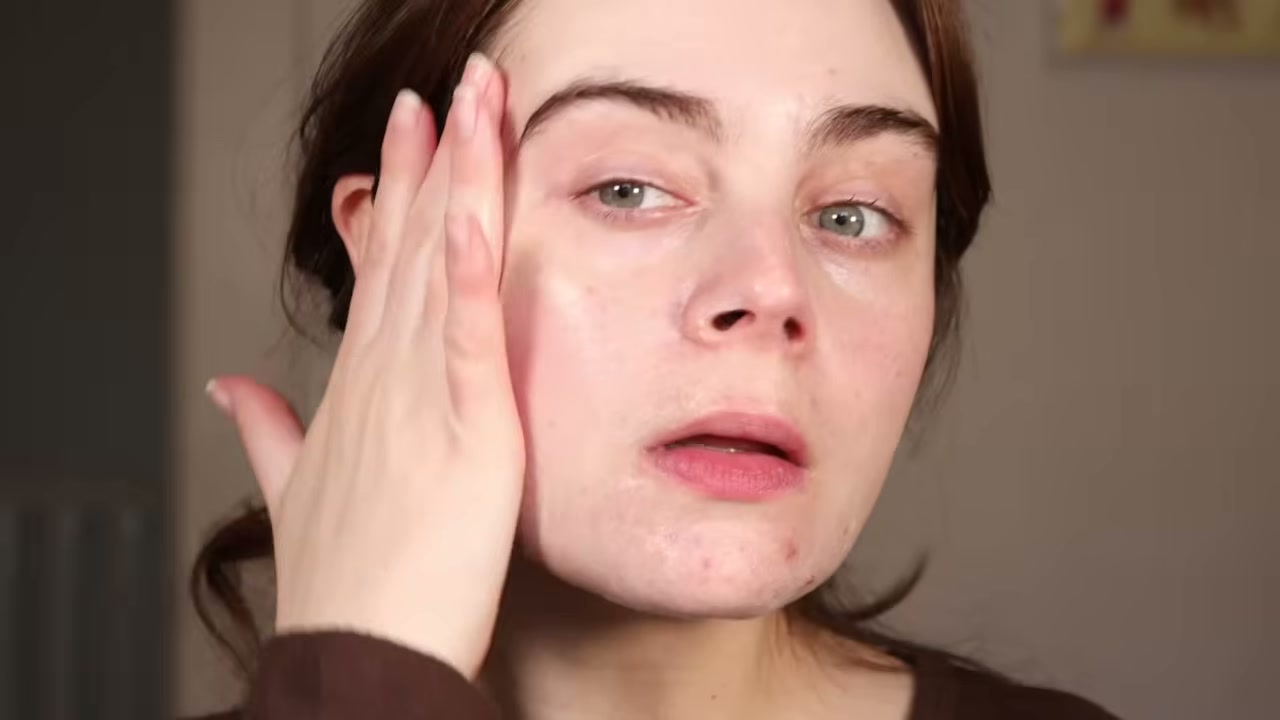 @amandaz reviewing numbuzin No.1 Clear Filter Sun Essence at 02:03 in a YouTube Shorts video