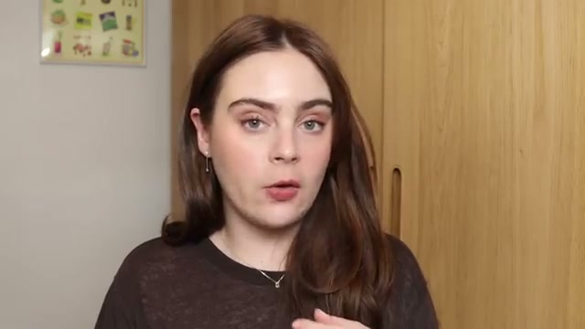 @amandaz reviewing Orbie Hairbrush at 21:36 in a YouTube Shorts video