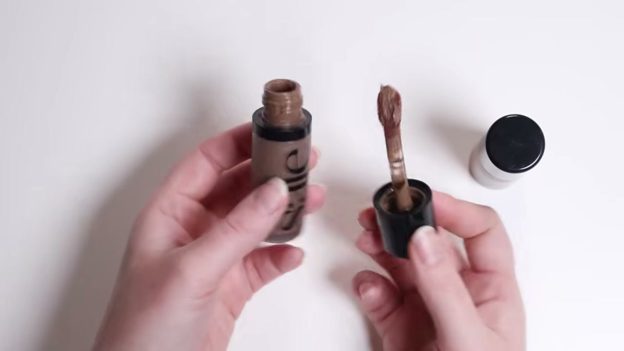 @amandaz reviewing Saie Dew Bronze at 26:40 in a YouTube Shorts video