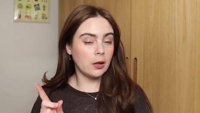 @amandaz reviewing Sarah Creal Eyes Up Creamy Kajal Eyeliner at 19:17 in a YouTube Shorts video