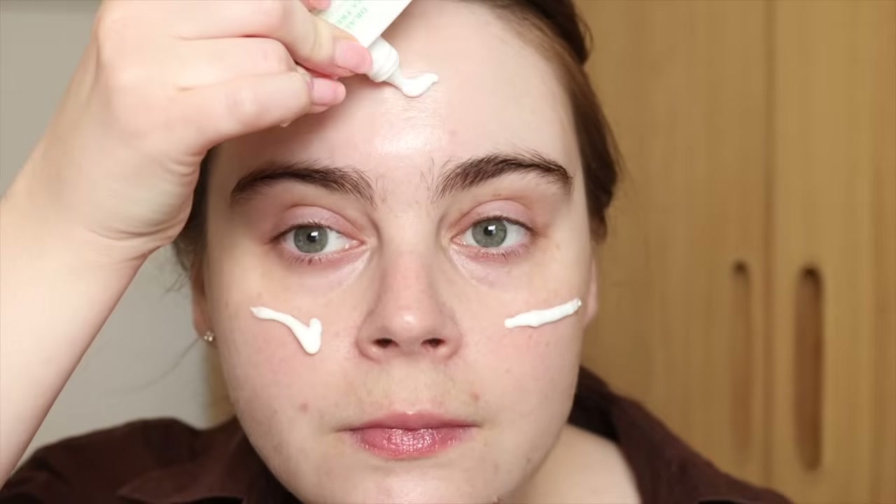@amandaz reviewing SKIN1004 Madagascar Centella Hyalu-Cica Water-Fit Sun Serum at 28:44 in a YouTube Shorts video