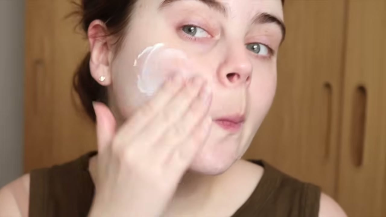 @amandaz reviewing SKIN1004 Madagascar Centella Tea-Trica Soothing Sun Milk at 27:38 in a YouTube Shorts video