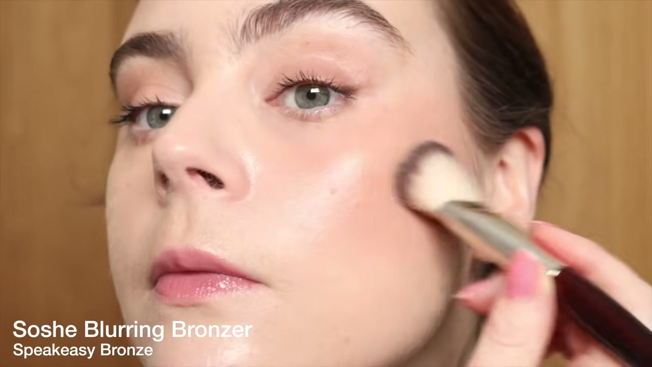 @amandaz reviewing SOSHE Beauty Blurring Bronzer at 10:50 in a YouTube Shorts video