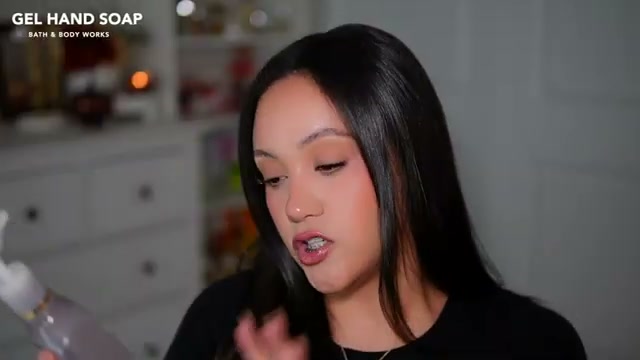@amyglam reviewing Bath & Body Works Cozy Vanilla Almond Cleansing Gel Hand Soap at 22:30 in a YouTube Shorts video