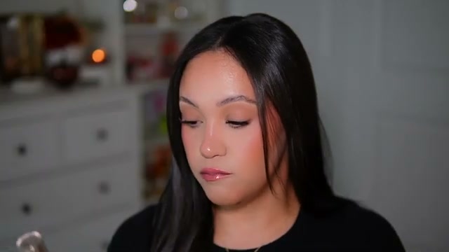 @amyglam reviewing d'Alba First Spray Serum at 21:52 in a YouTube Shorts video