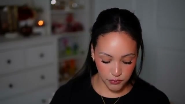 @amyglam reviewing Givenchy Prisme Libre Pressed Powder at 20:37 in a YouTube Shorts video