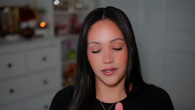 @amyglam reviewing Tocca Simone at 20:12 in a YouTube Shorts video