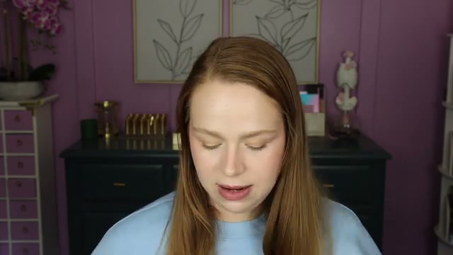 @amylovesmakeup reviewing Morphe Bronzer Duo at 04:45 in a YouTube Shorts video