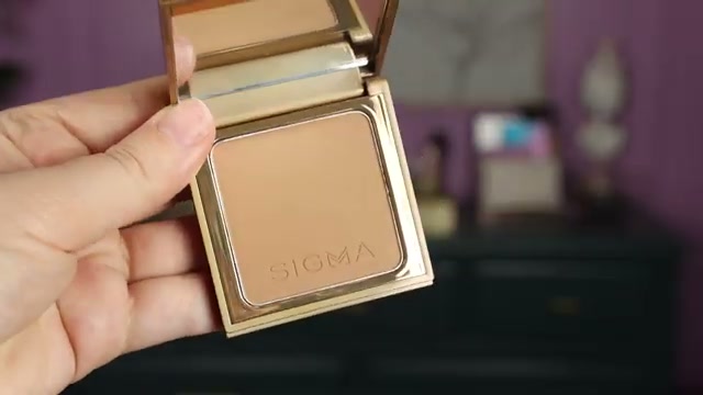@amylovesmakeup reviewing Sigma Beauty Matte Bronzer at 08:41 in a YouTube Shorts video