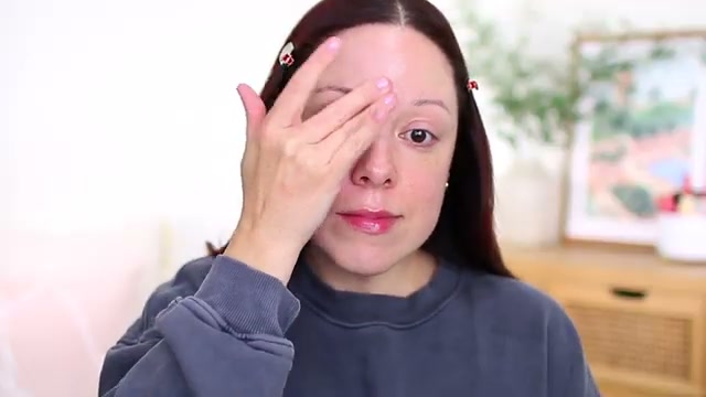 andreamatillano mentioning Catrice Glass Like Pearl Primer at 18:40 in their YouTube video