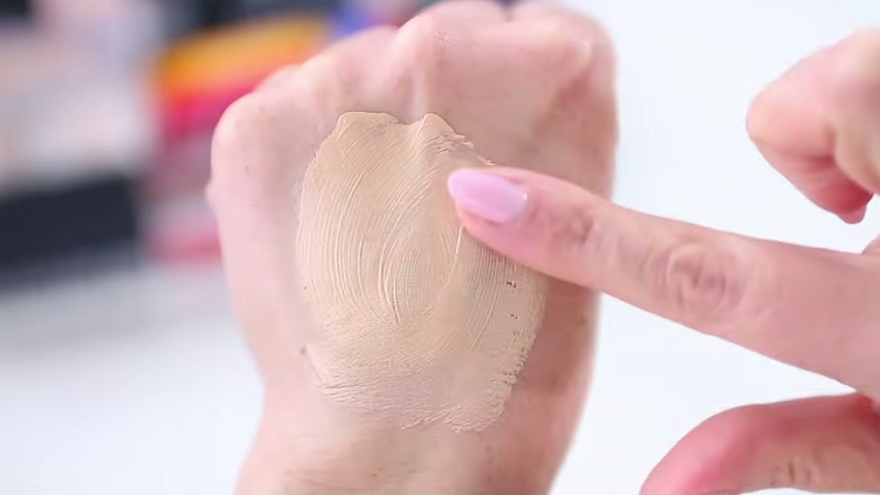 Soft Glam Satin Foundation