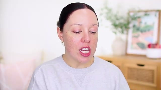 @andreamatillano reviewing Essence Drop of Sunshine Bronzing Drops at 05:26 in a YouTube Shorts video