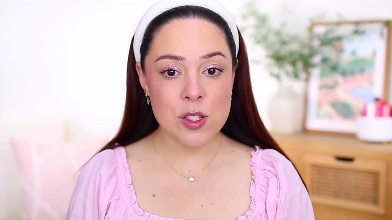 @andreamatillano reviewing Essence Lash Without Limits Brown Tubing Mascara at 26:41 in a YouTube Shorts video