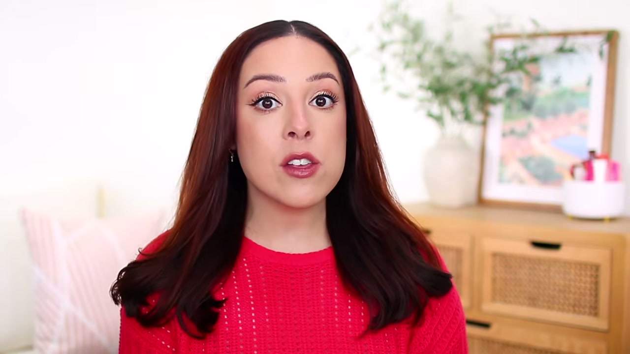 @andreamatillano reviewing Gisou Honey Gloss Ceramide Therapy Hair Mask at 17:55 in a YouTube Shorts video