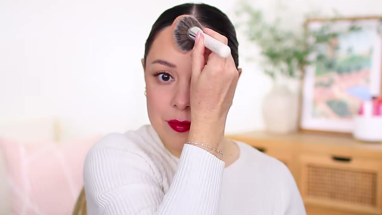 @andreamatillano reviewing HALEYS Beauty Kabuki Foundation Brush at 23:26 in a YouTube Shorts video