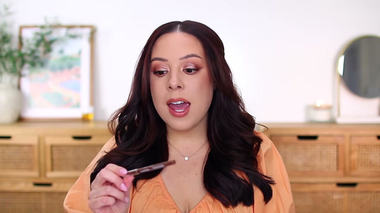 @andreamatillano reviewing L.A. Girl Shockwave Eyeliner at 52:18 in a YouTube Shorts video