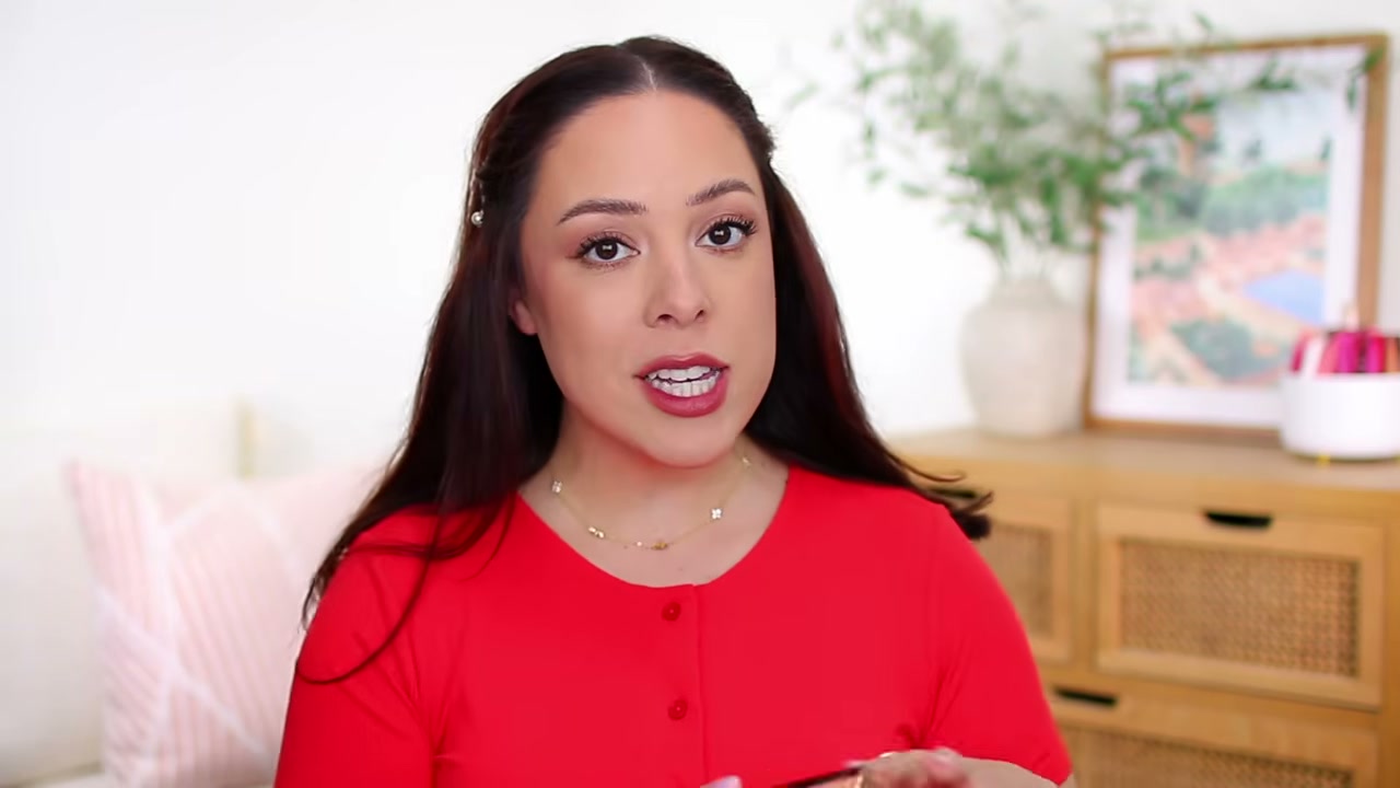 @andreamatillano reviewing Makeup Revolution The True Icon Palette at 20:05 in a YouTube Shorts video
