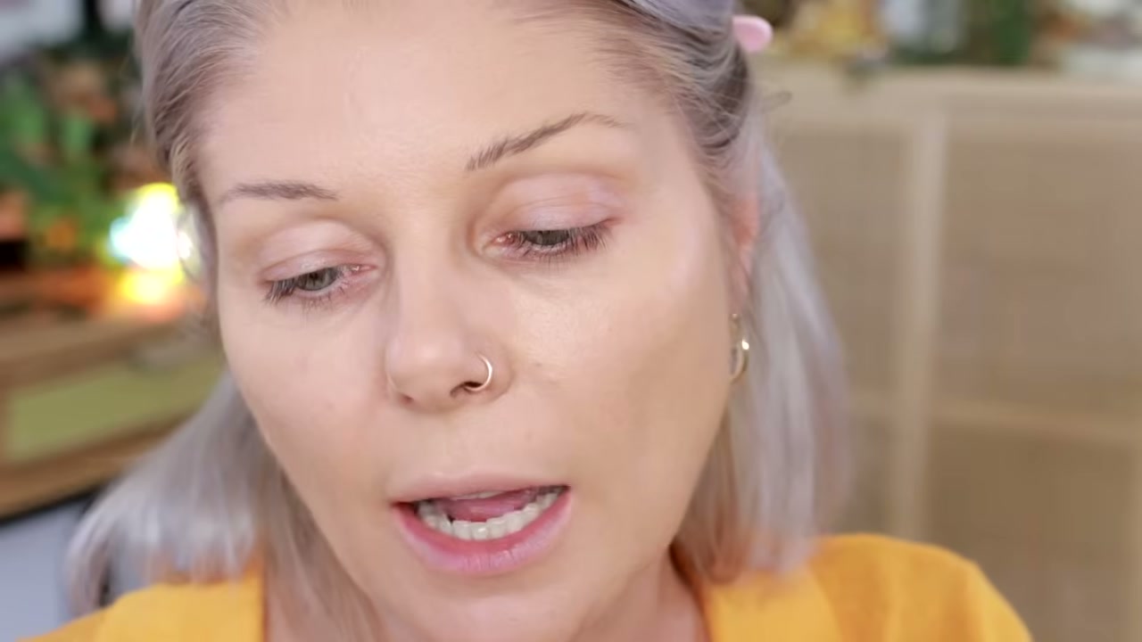 @angelicanyqvist reviewing Lancôme Teint Idole All Over Concealer at 06:21 in a YouTube Shorts video