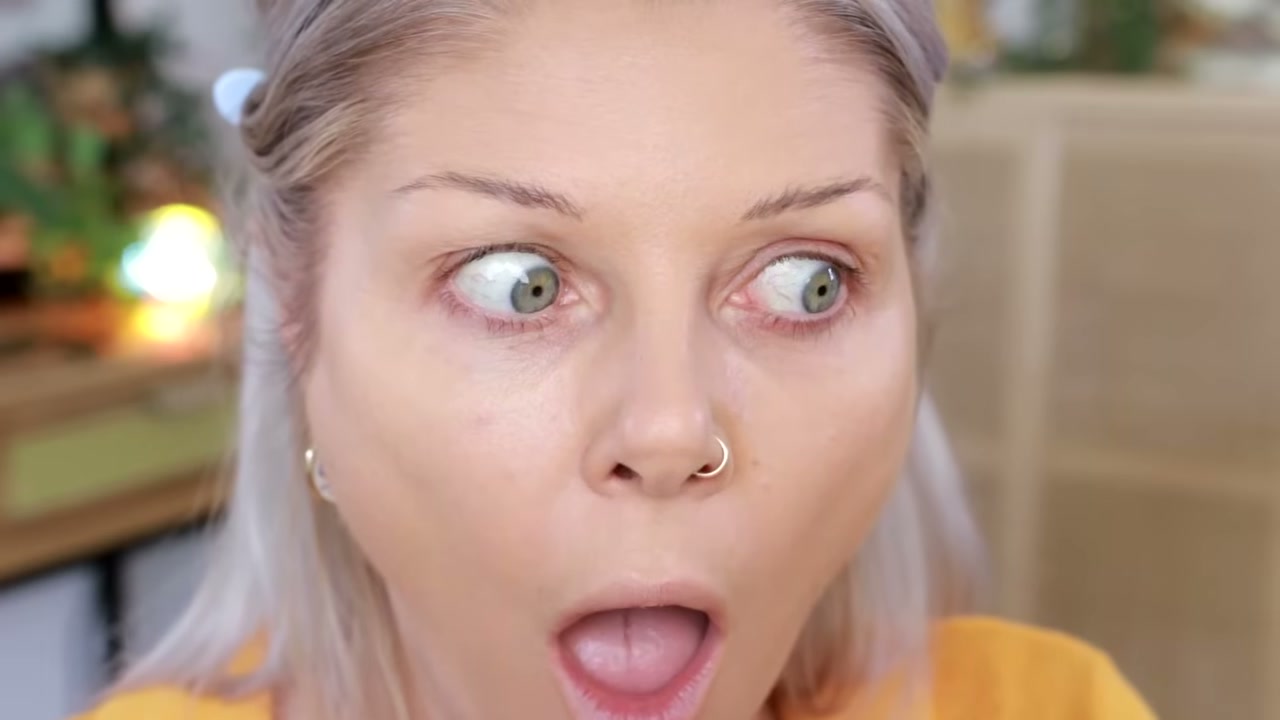 @angelicanyqvist reviewing NYX Wonder Snatch Concealer at 07:05 in a YouTube Shorts video