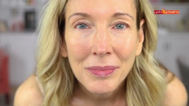 @angiehotandflashy reviewing Chromat Ray Reverse SPF 50+ Sunscreen at 16:40 in a YouTube Shorts video