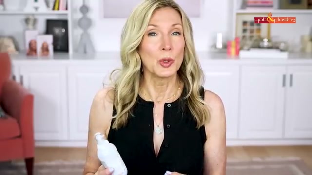 @angiehotandflashy reviewing Davines Love Smoothing Perfector at 10:58 in a YouTube Shorts video
