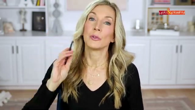 @angiehotandflashy reviewing Essence Stay & Play Gel Eyeliner at 15:41 in a YouTube Shorts video