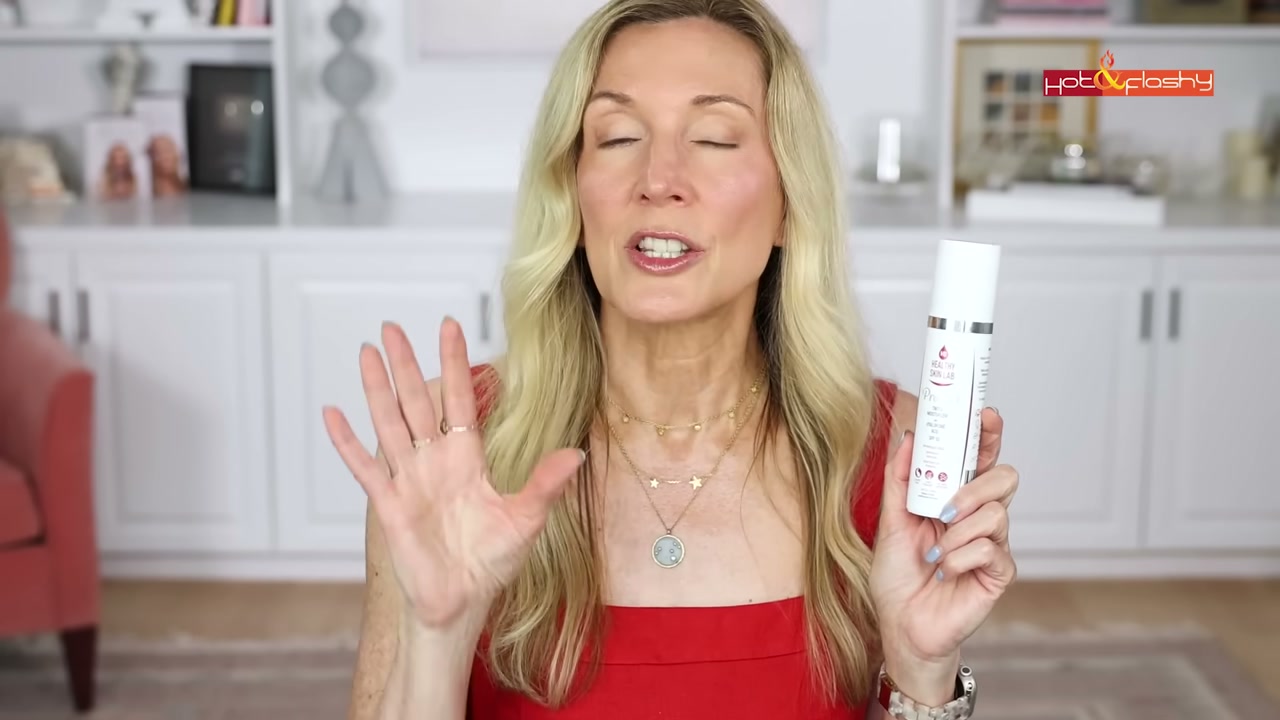 @angiehotandflashy reviewing Healthy Skin Lab Protect SPF 50 at 10:07 in a YouTube Shorts video