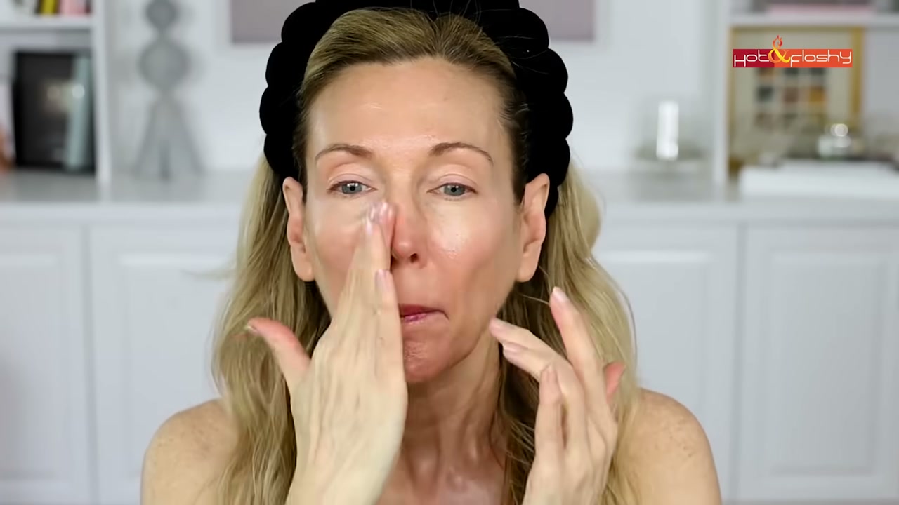@angiehotandflashy reviewing Kopari Beauty Bright As Day Sheer Mineral Sunscreen SPF 50 at 30:45 in a YouTube Shorts video