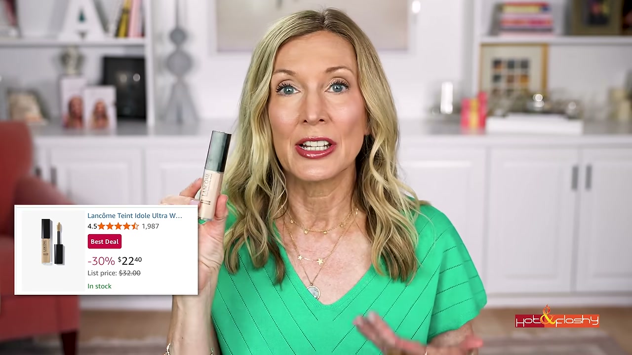 @angiehotandflashy reviewing Lancôme Teint Idole Concealer at 06:17 in a YouTube Shorts video