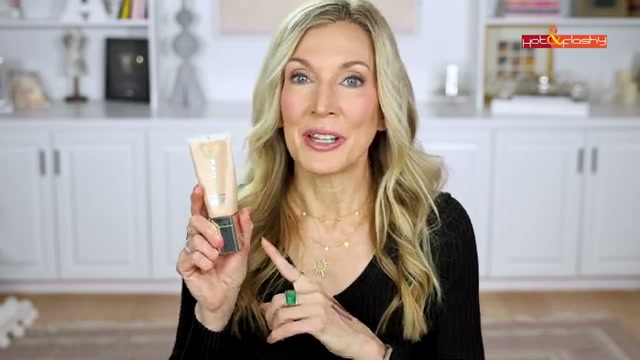 The Uniform Tinted Mineral Sunscreen Broad Spectrum SPF 45