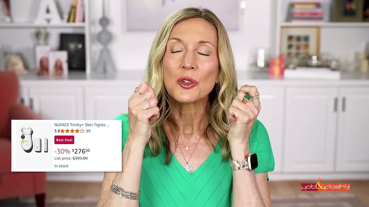 @angiehotandflashy reviewing Nuface Mini at 14:30 in a YouTube Shorts video
