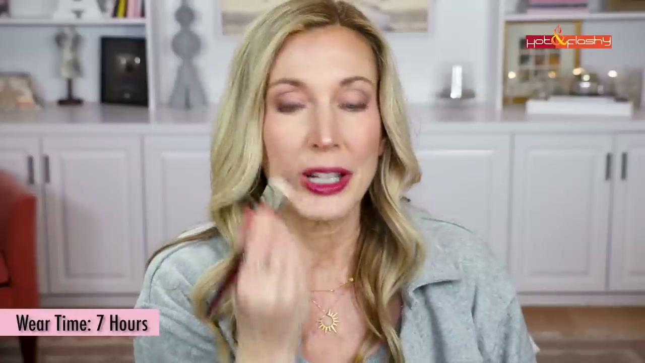 @angiehotandflashy reviewing NYX Matte Mineral Powder at 20:37 in a YouTube Shorts video