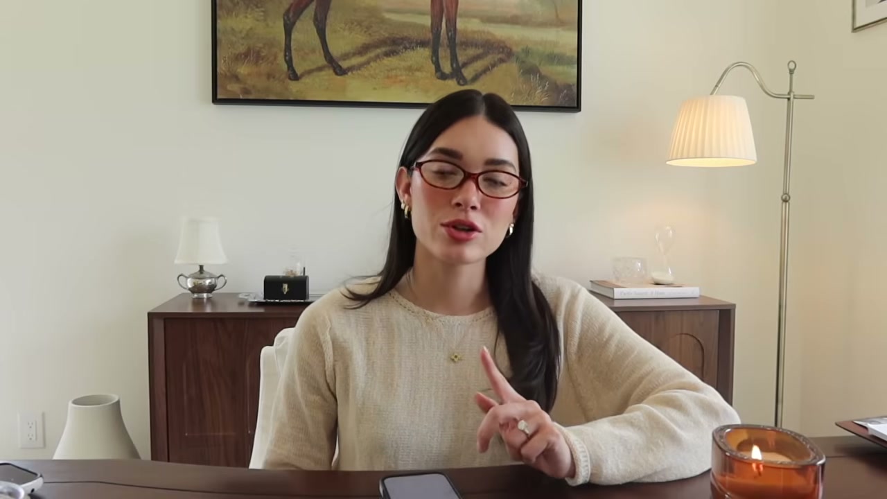 @annikastevie reviewing Cozyland Pajamas at 16:42 in a YouTube Shorts video