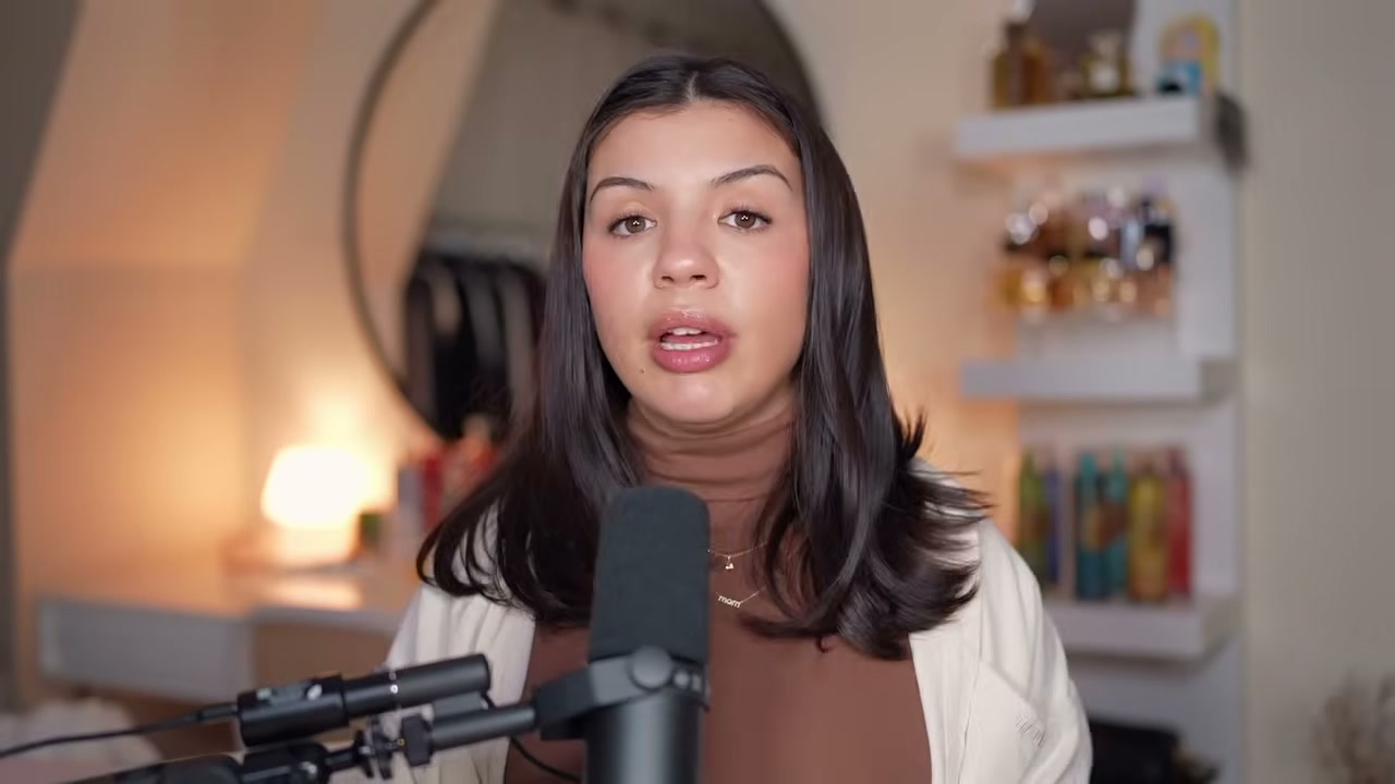 @audreyvictoria reviewing L'Oreal Paris Dream Lengths Conditioner at 16:03 in a YouTube Shorts video