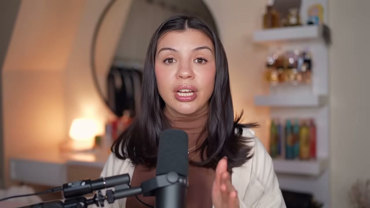 @audreyvictoria reviewing L'Oreal Paris Dream Lengths No Haircut Cream at 20:58 in a YouTube Shorts video