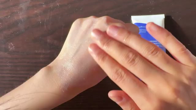 avatarling mentioning Isntree Hyaluronic Acid Watery Sun Gel at 08:16 in their YouTube video