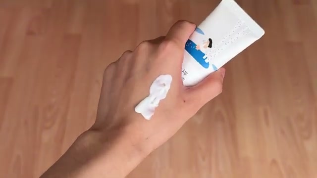 avatarling mentioning Round Lab Birch Juice Moisturising Sunscreen at 00:53 in their YouTube video