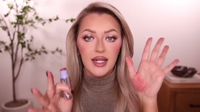 @babsbeauty reviewing Kosas Multi Stick Blush at 17:37 in a YouTube Shorts video