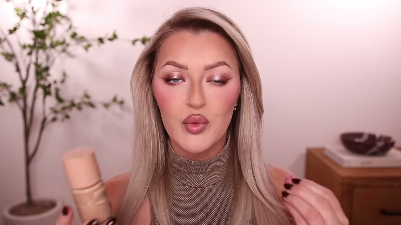 @babsbeauty reviewing MAKE UP FOR EVER Balancing & Perfecting Foundation at 04:31 in a YouTube Shorts video