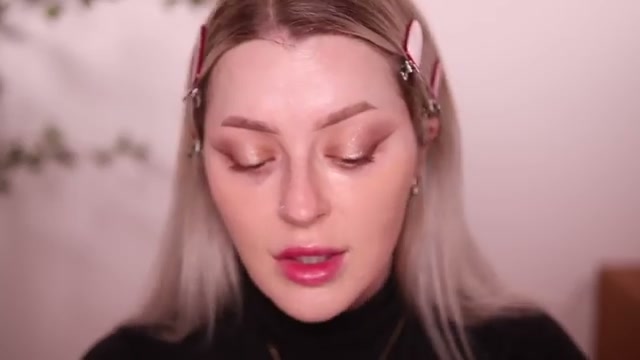 @babsbeauty reviewing MAKE UP FOR EVER Balancing & Perfecting Natural Finish Longwear Foundation at 17:29 in a YouTube Shorts video