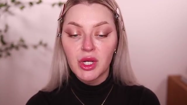 @babsbeauty reviewing Ravie Beauty Dream Barrier Cream at 13:51 in a YouTube Shorts video