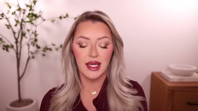 @babsbeauty reviewing Ravie Beauty Signature Skin Dream Barrier Cream at 12:57 in a YouTube Shorts video