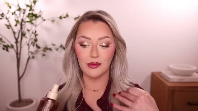@babsbeauty reviewing Snif Extra Whip Body Mist at 09:12 in a YouTube Shorts video